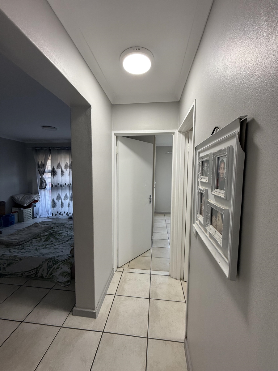 To Let 2 Bedroom Property for Rent in Guldenland Western Cape